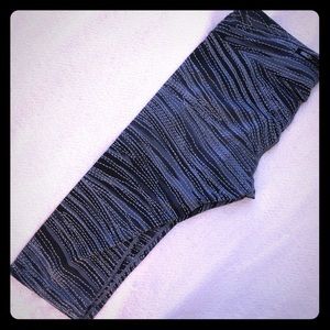 Athleta Cropped Pants w/ Zipper Back Pocket